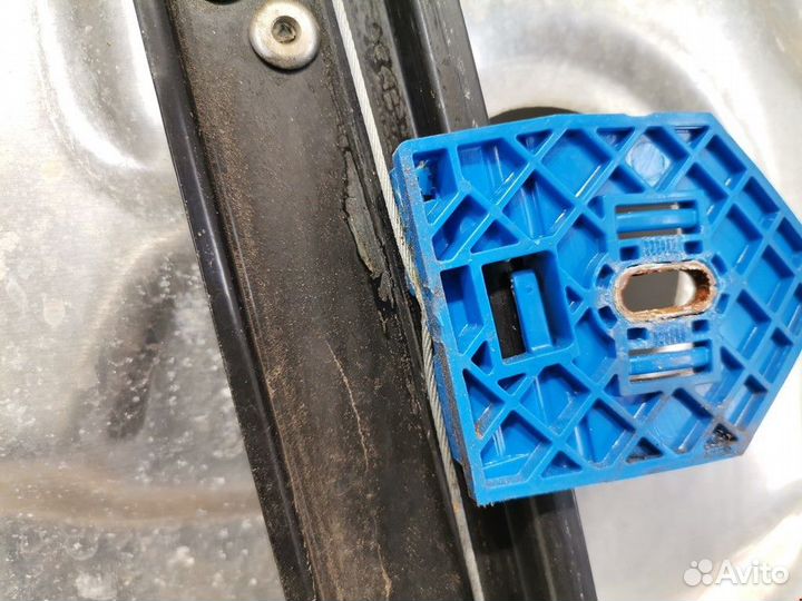 Стеклоподъемник электрический задний правый Audi