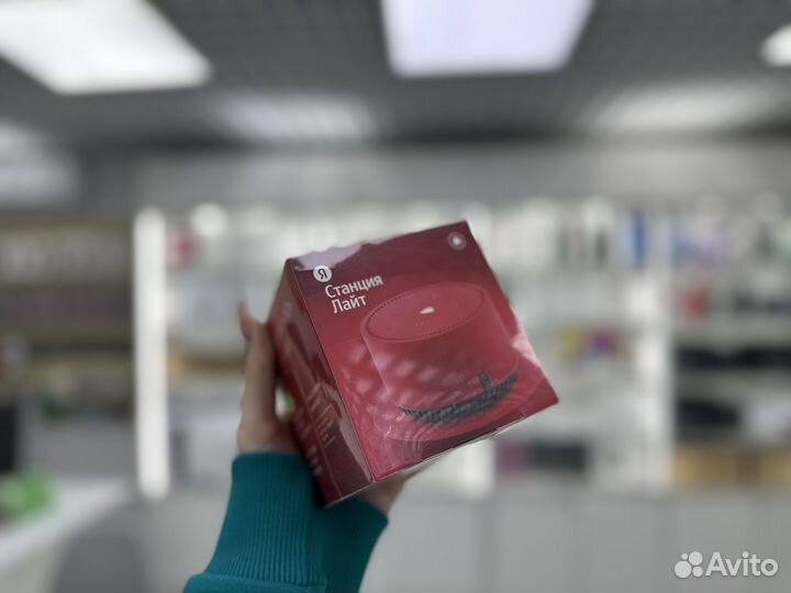 Умная колонка Яндекс Станция Лайт Красный