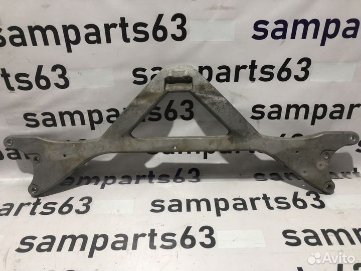 Распорка стоек Audi A8 D4