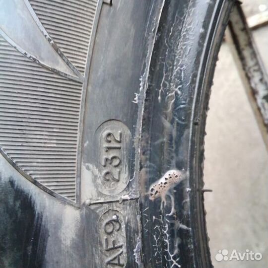 Cooper Weather-Master S/T 3 205/55 R16