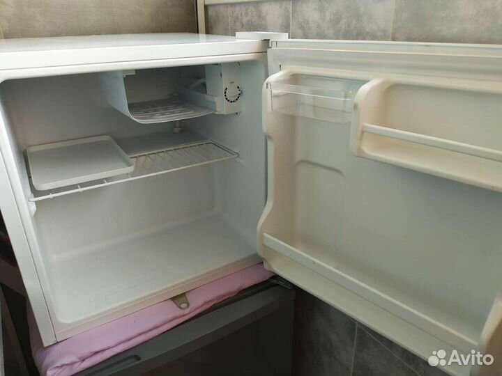Продам мини холодильник рабочий