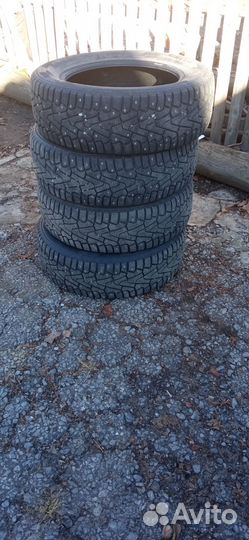 Pirelli Ice Zero 215/65 R17