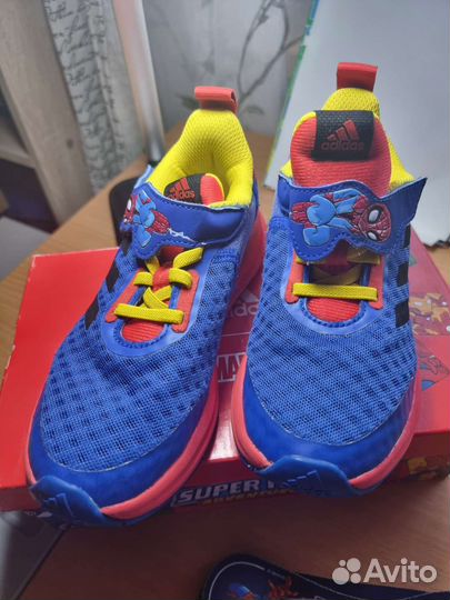Кроссовки adidas