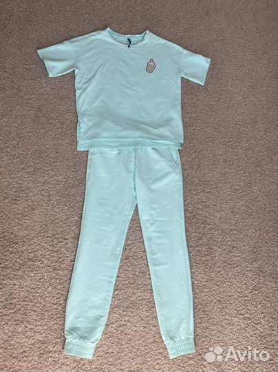 Костюм спортивный женский новый