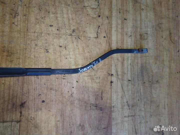 Поводок стеклоочистителя передний правый Kia Sore