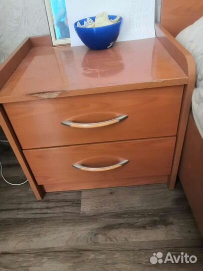 Тумба прикроватная
