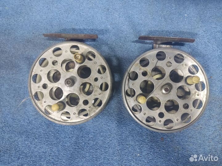 Катушка рыболовная инерционная