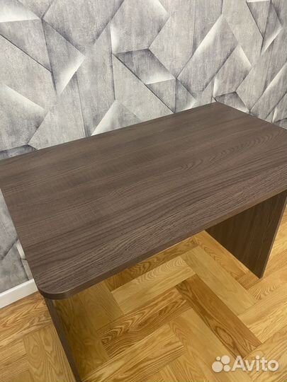 Детский письменный стол