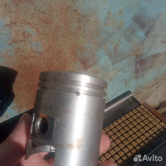 Поршень восход