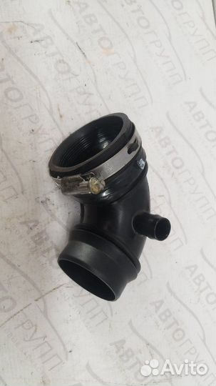 Патрубок интеркулера Lr Rr Velar 1 L560 PT204 2.0