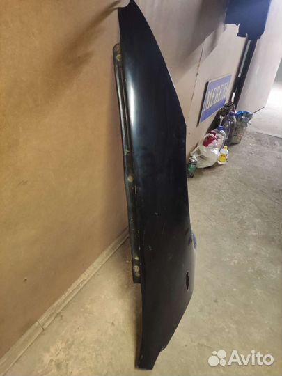 Крыло правое Mazda 323f ba