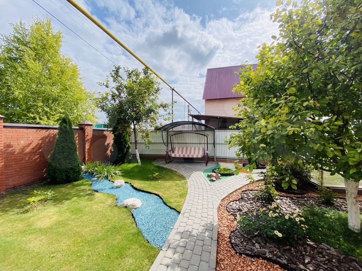 Дом 260 м² на участке 5,5 сот.