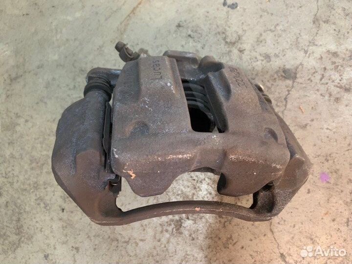 Суппорт передний левый Mercedes-Benz Clk-Class