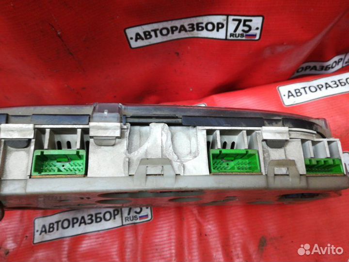Панель приборов Subaru Forester SF5 EJ205 2001