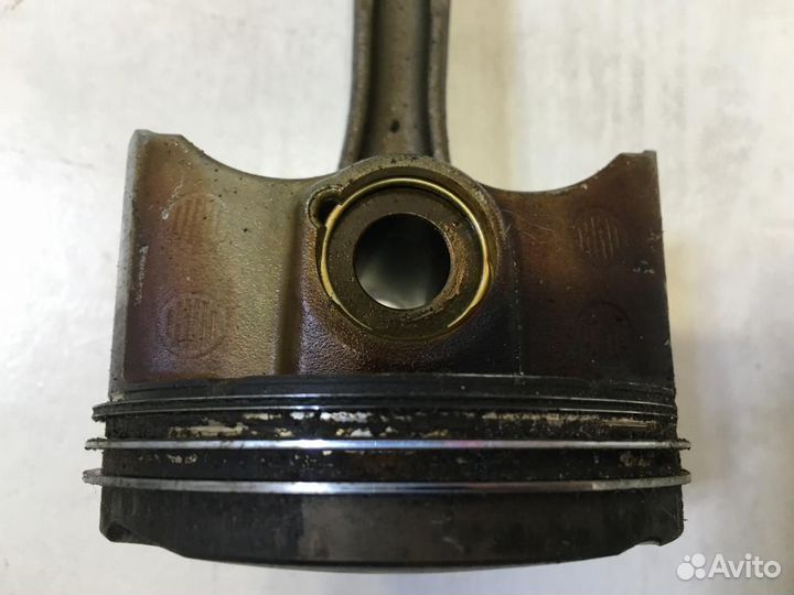 Поршень с шатуном Toyota Corolla 150 ZRE151