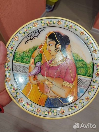 Сувенирные тарелки