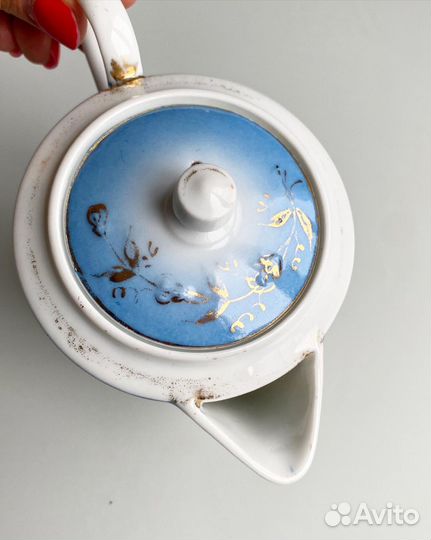 Молочник с крышкой, Кузнецов