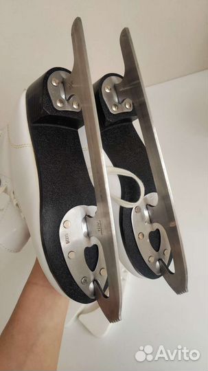 Коньки фигурные 37 размер