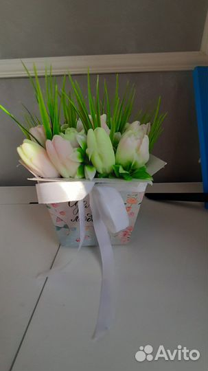 Букет из мыла 17 тюльпанов в подарочной коробке