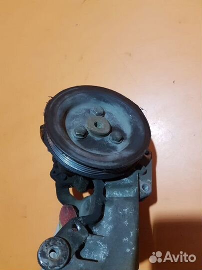 Насос гидроусилителя руля на BMW 5 E39 M51