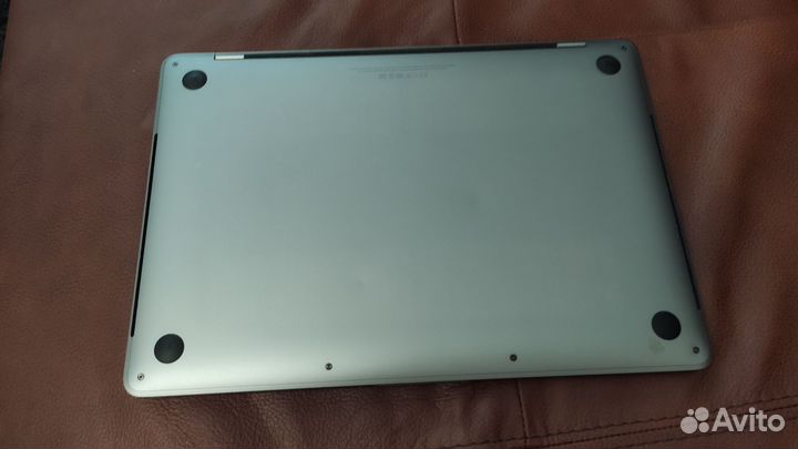 Apple MacBook Pro 13 2017 touch bar