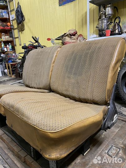Передние сиденья газ 24