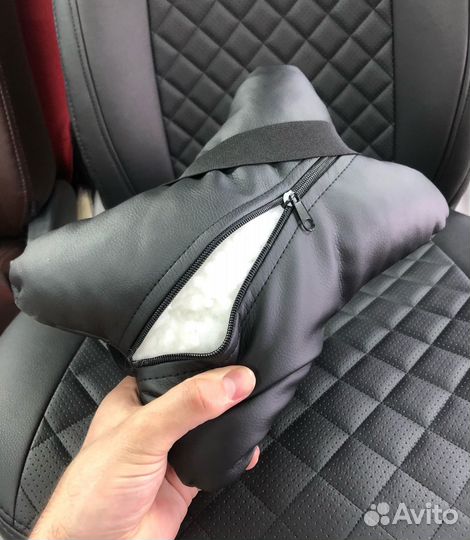 Универсальная подушка на подголовник (эко-кожа)