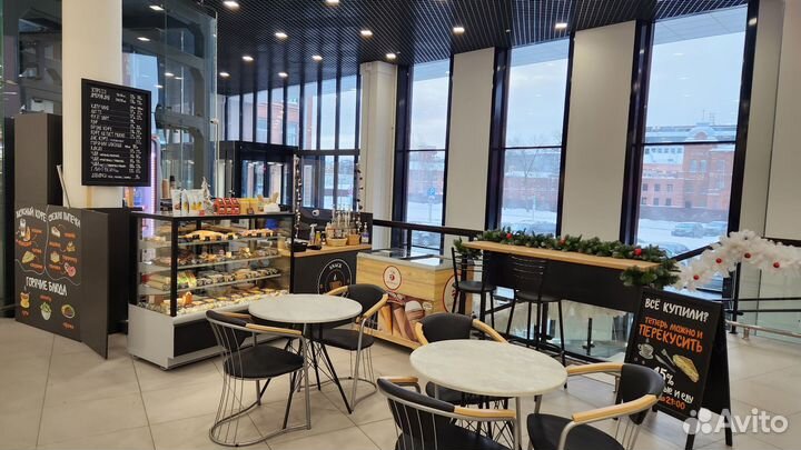 Продавец в кофейню, бариста