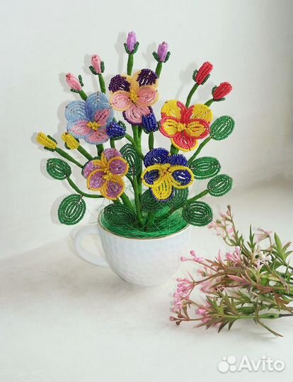 Цветы из бисера. Изделия из бисера