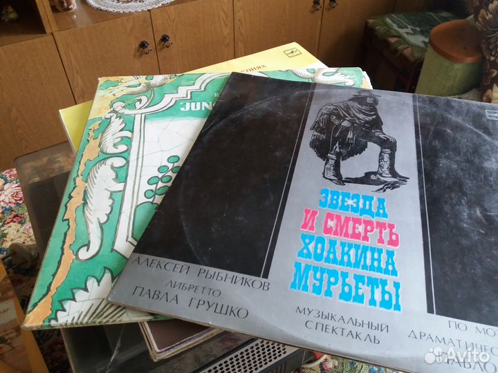 Грампластинки, проигрыватель виниловых пластинок