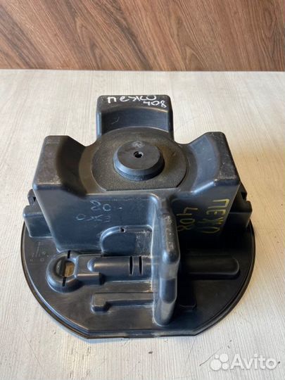 Ящик под инстумент Peugeot 408