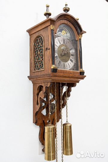 Часы настенные в деревянном корпусе