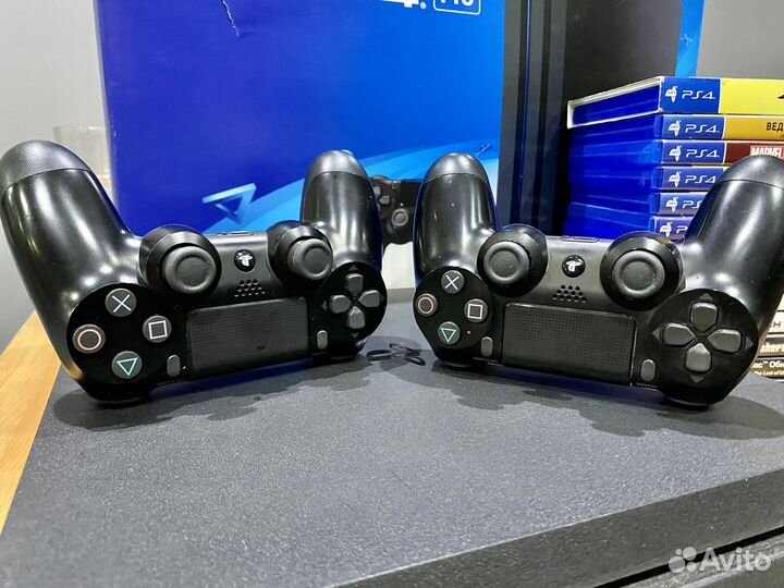 Sony PS4 pro 1Tb / 2 геймпада / коробка