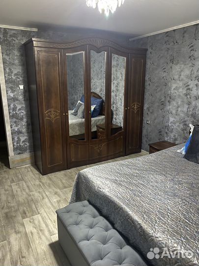 Продам спальный гарнитур