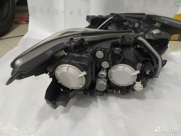 Фары на Lexus LX 570