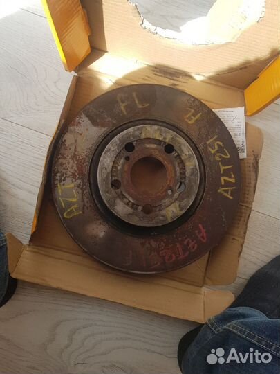 Супор toyota avensis левый