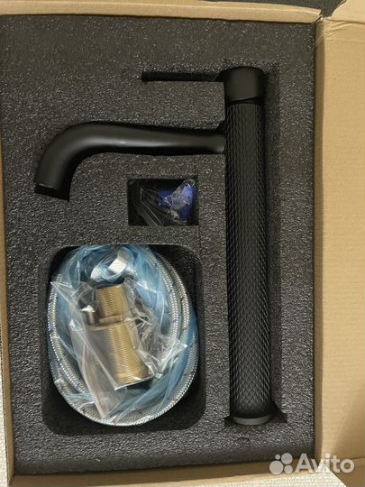 Кран для раковины в ванной