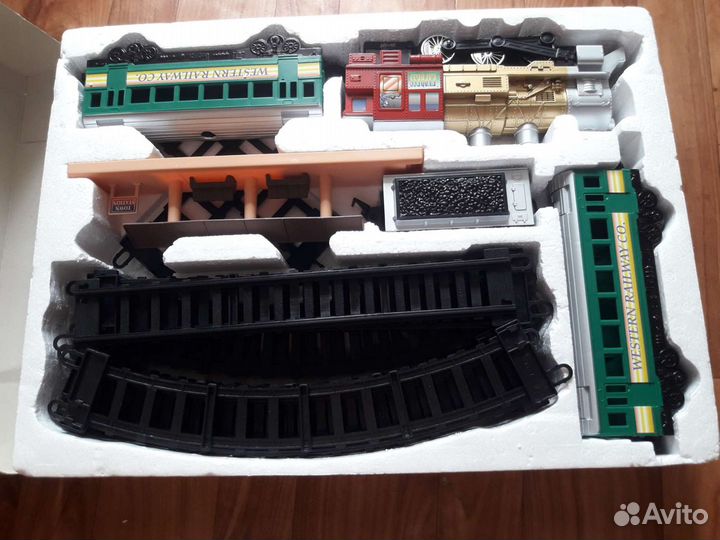 Игрушка Железная Дорога на Батарейках 2005 г