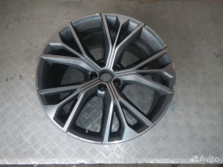 Диск колесный литой R21 5*112 j10,0 ET20 DIA66,5