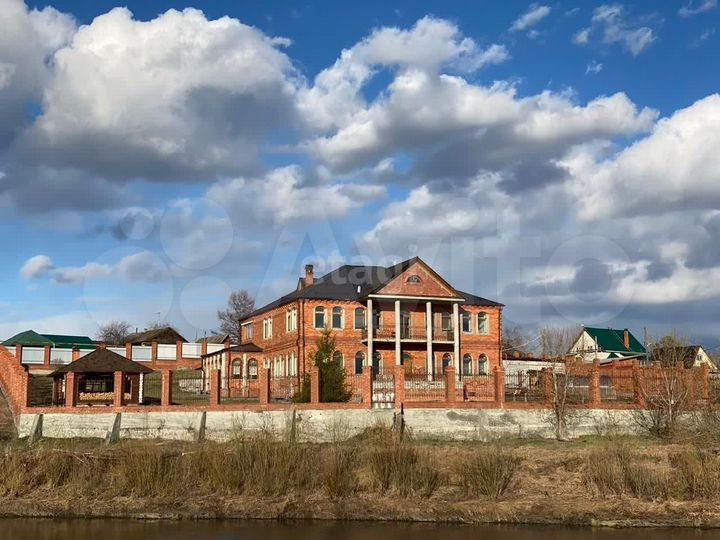 Коттедж 472,9 м² на участке 50 сот.