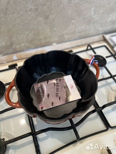 Кастрюля чугунная staub