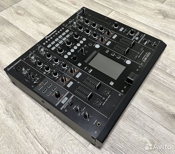 Pioneer DJM 2000 4-канальный микшер
