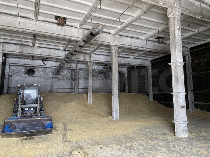 Склад, 930 м²