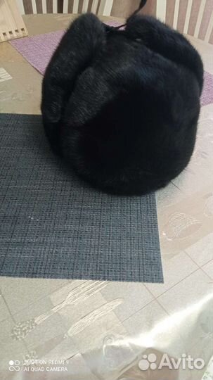 Норковая кепка и кожанная куртка