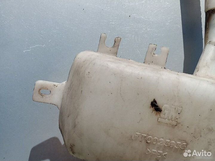 Бачок омывателя лобового стекла Opel Vectra B