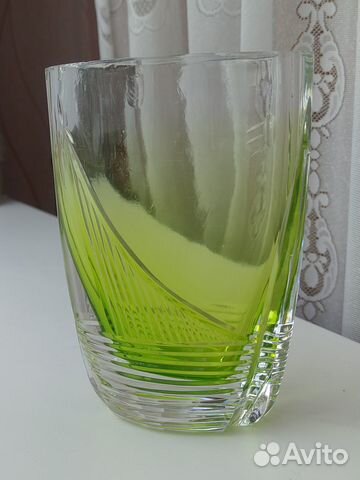 Ваза из зеленого стекла 