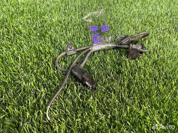 Датчик abs задний правый Toyota Granvia/Grand