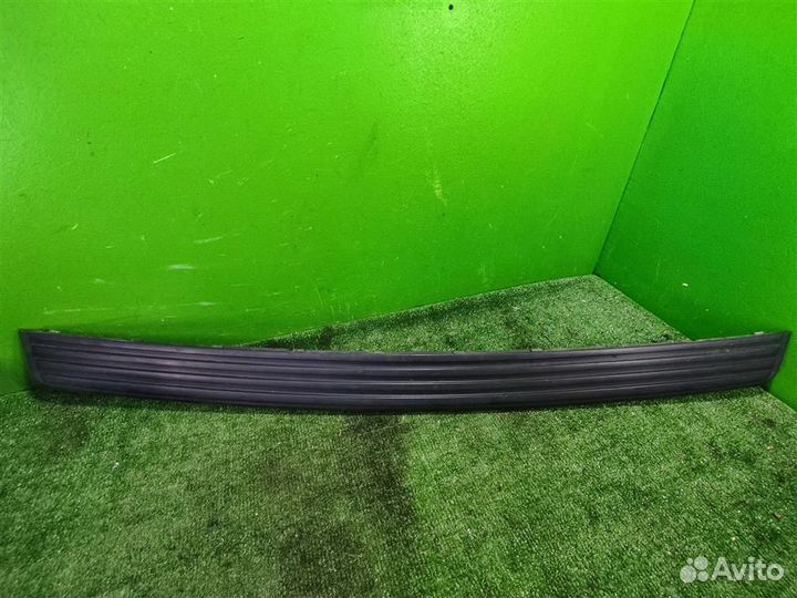 Накладка бампера Land Rover Discovery 4 2010