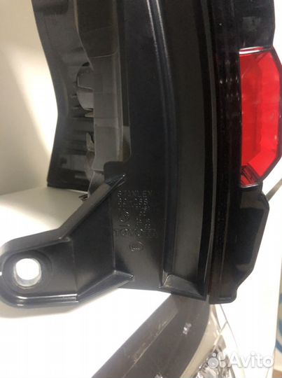 Правый фонарь на Land Cruiser Prado оригинал