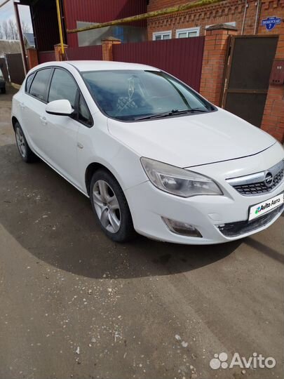 Opel Astra 1.6 МТ, 2011, 282 700 км